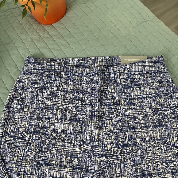 NWT Chicos Brigitte Blue Grid So Slimming Slim Leg Pant  Sz 6T - Picture 4 of 11